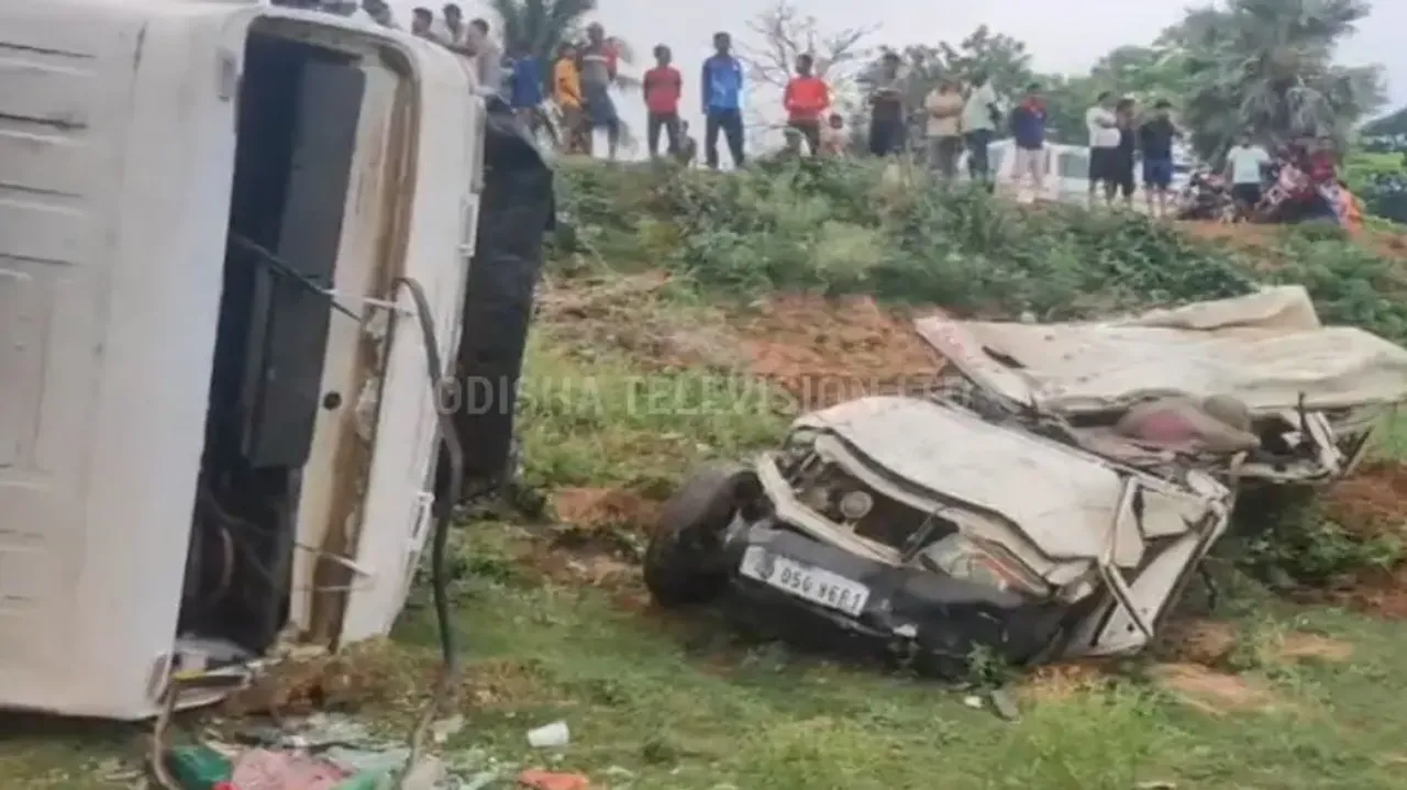 Two police personnel crushed to death as hyva truck rams into PCR van on Cuttack-Paradip road