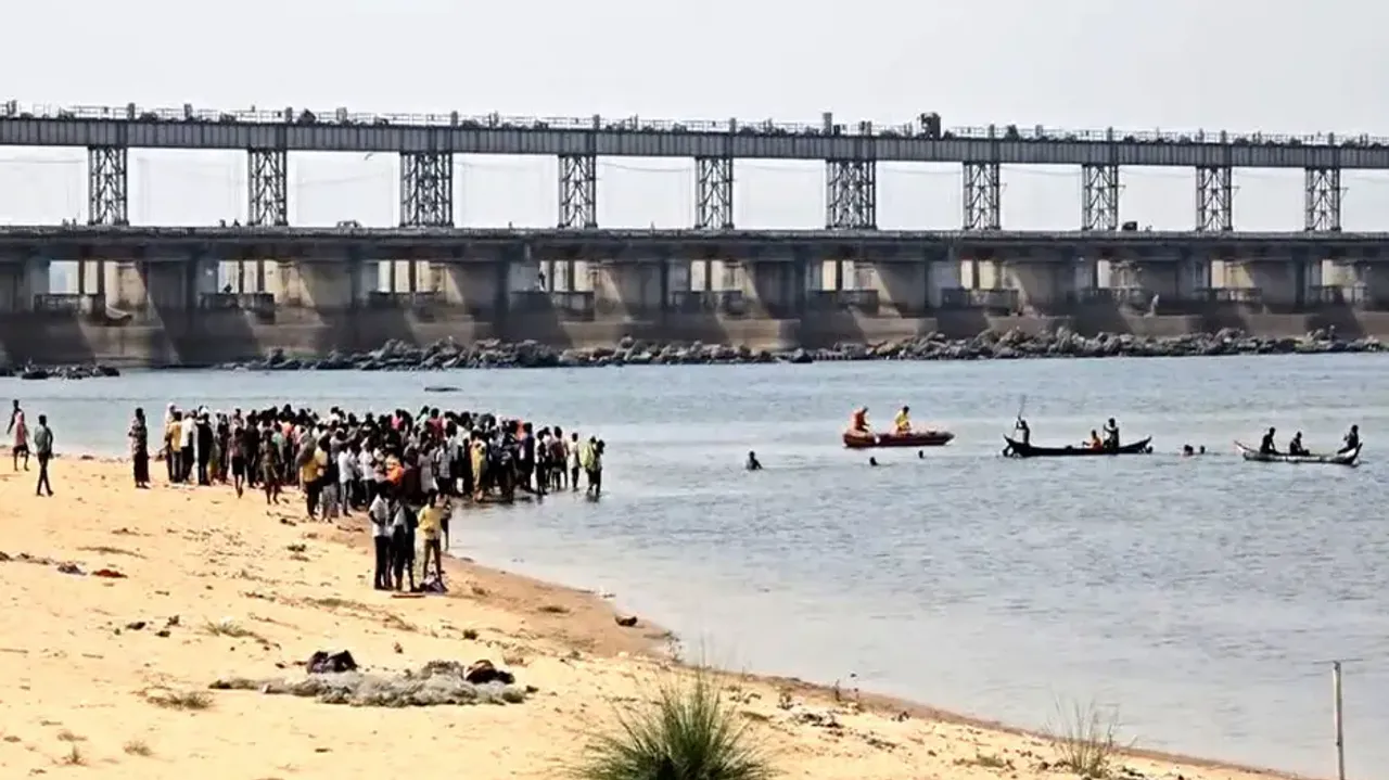 Two youths die while taking bath in Mahanadi river in Cuttack