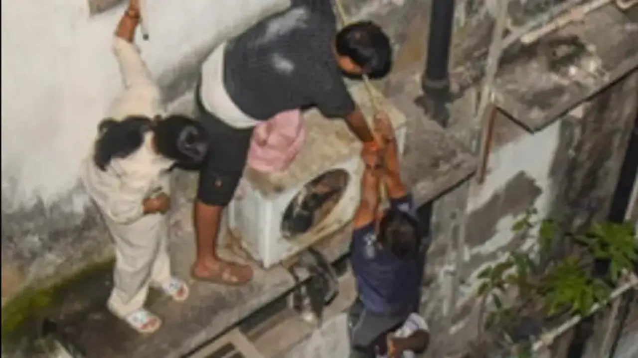 Rescue operation at Kolkata hotel