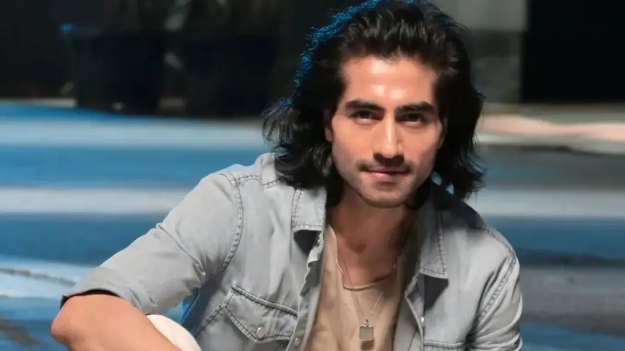  Harshad Chopda 