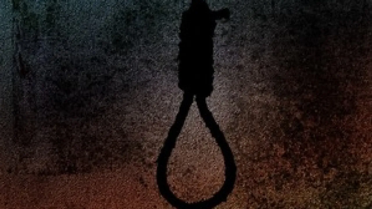Couple found dead hanging in Keonjhar