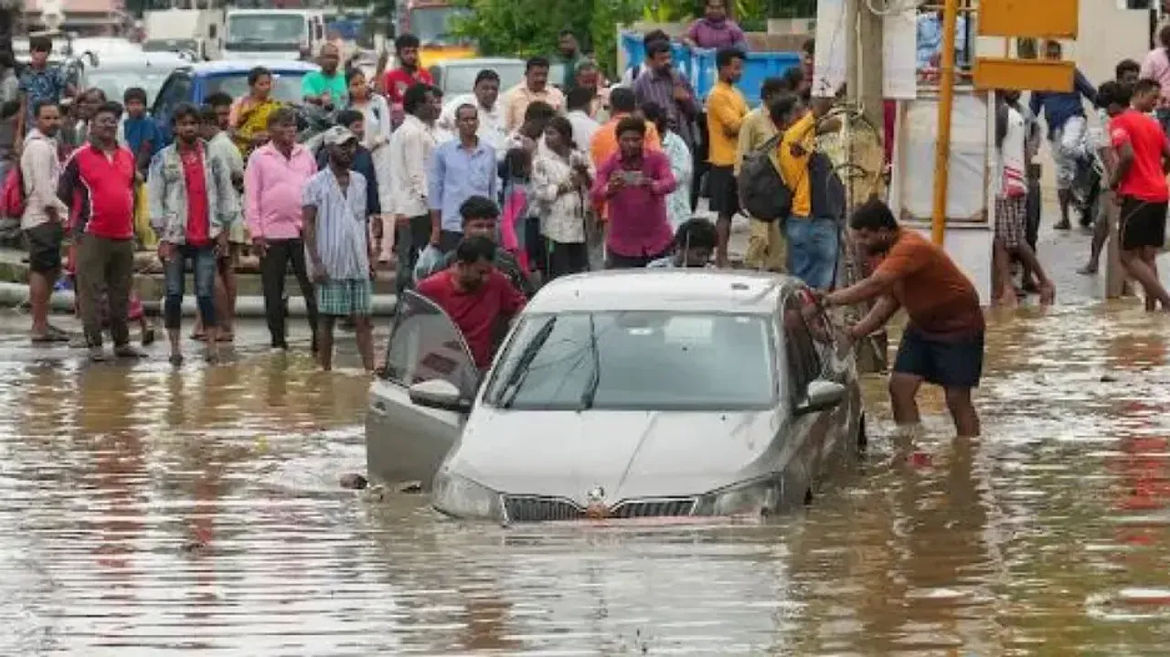 Heavy Rain in Karnataka claims 4 lives