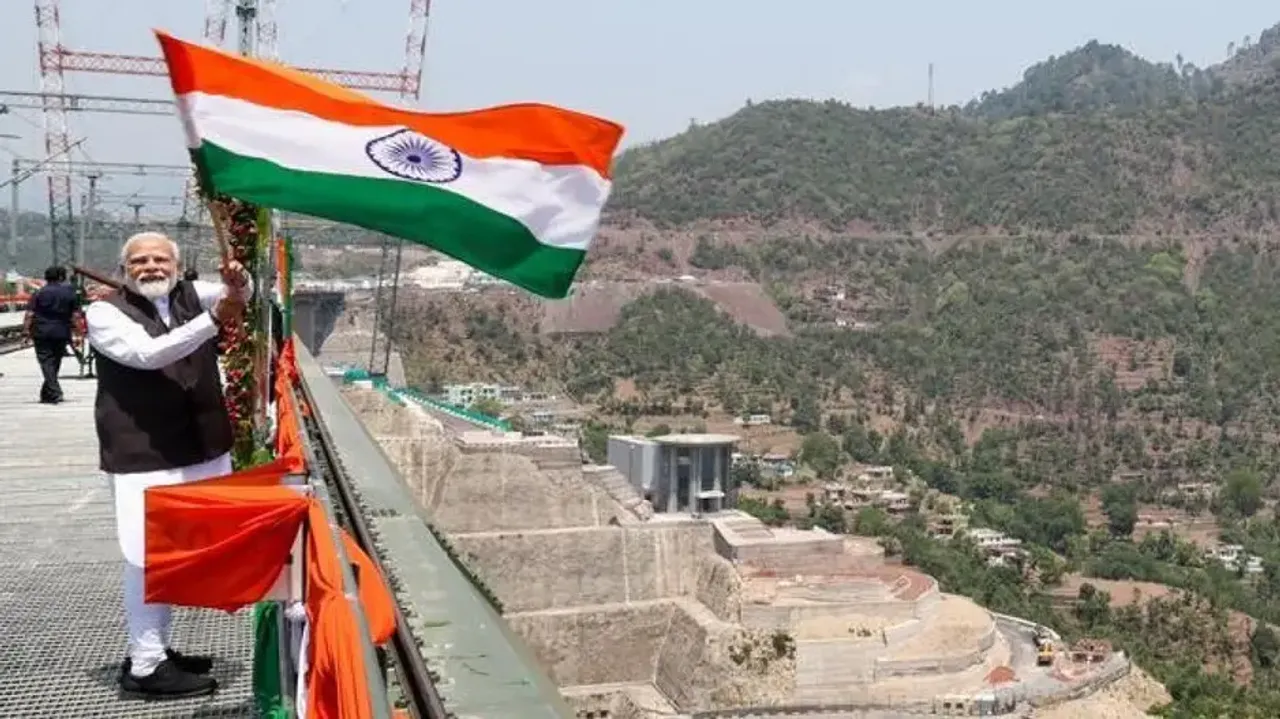 PM Modi Waves Tiranga In Kashmir, Sends Defiant Message to Pakistan