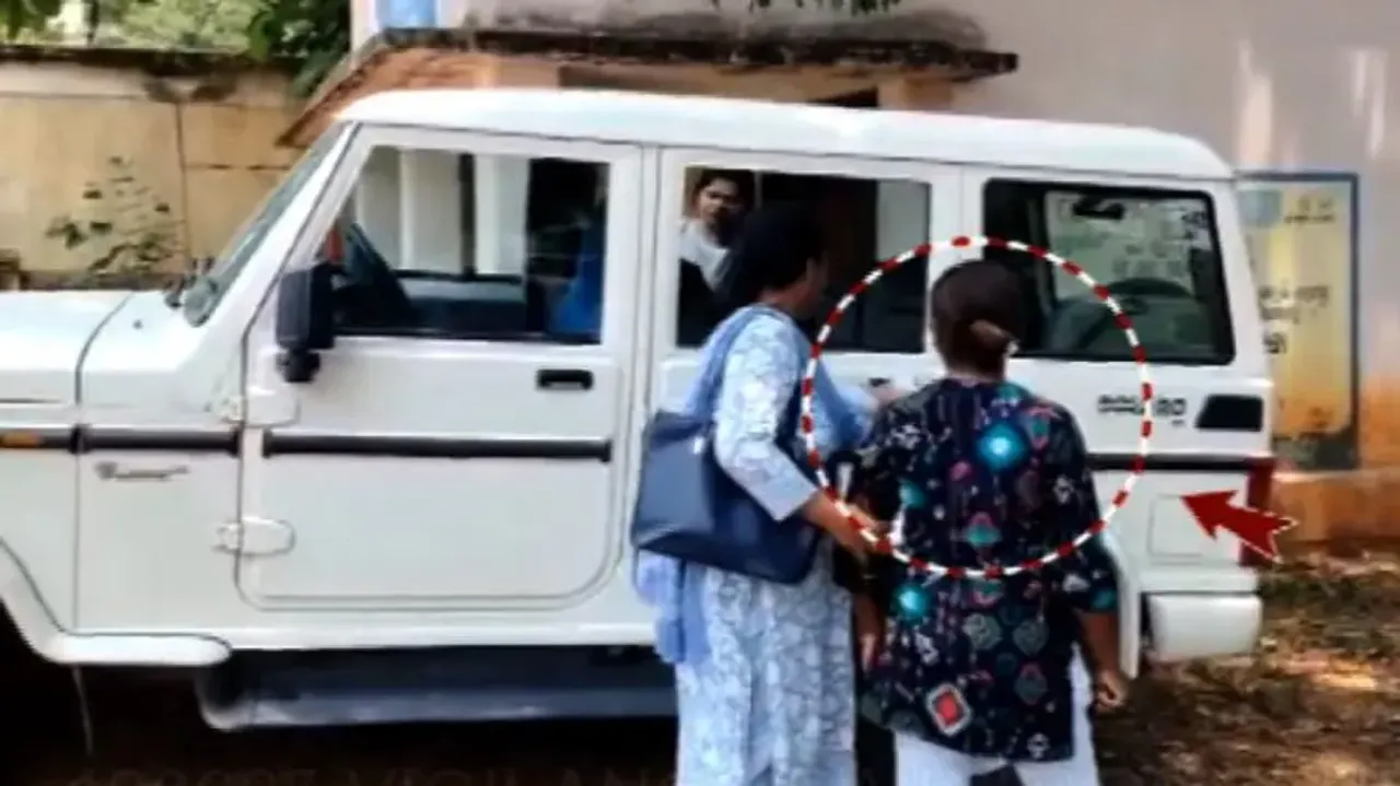 Odisha JE caught by vigilance over taking bribes