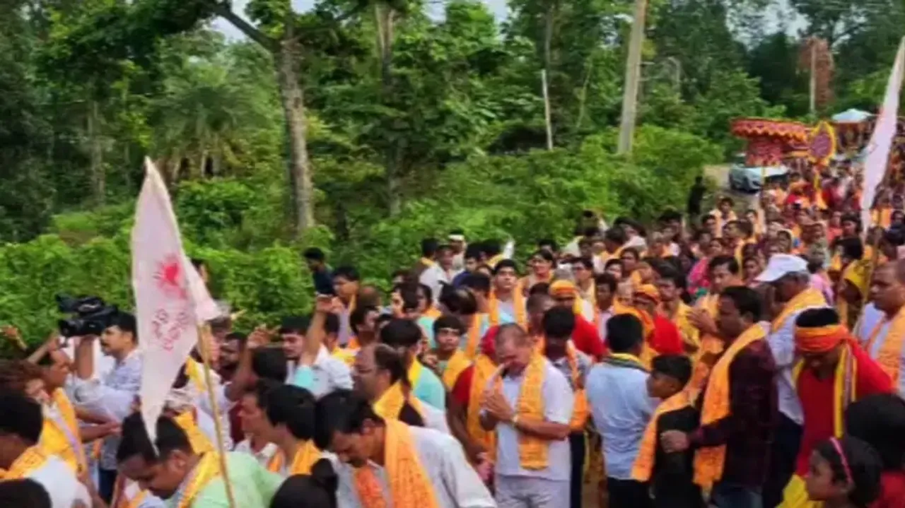 Despite Court’s order, hundreds carry out symbolic Rath Yatra for self-styled godman Sarathi Baba in