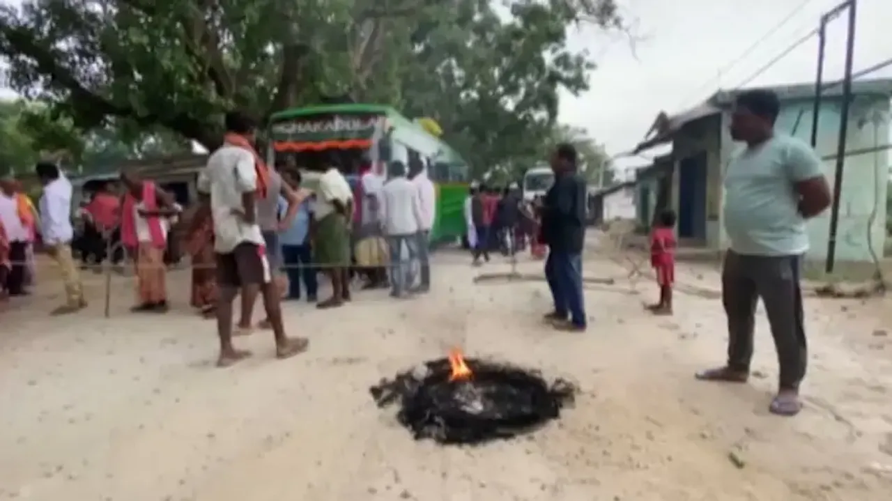 Protest, road blockade in Odisha’s Bolangir over ‘irregularities’ in construction works