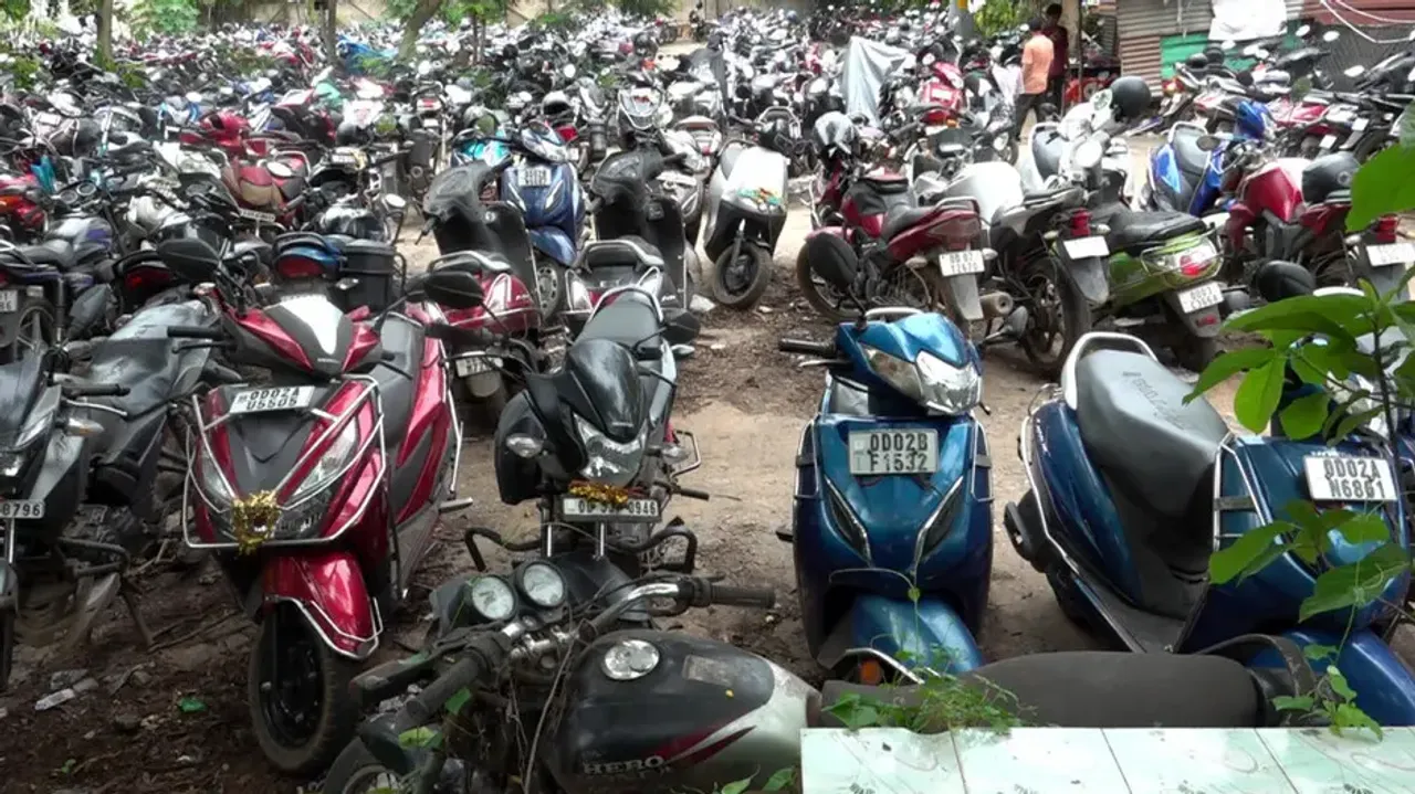 Rs 12 to Rs 94: Eight-fold spike in parking fees at Bhubaneswar railway station brews resentment
