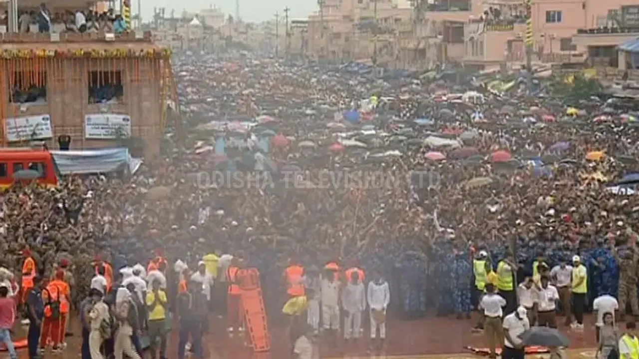 Rath Yatra: Lord of the Universe steps out, skies offer ‘Pushpanjali’ in form of rain