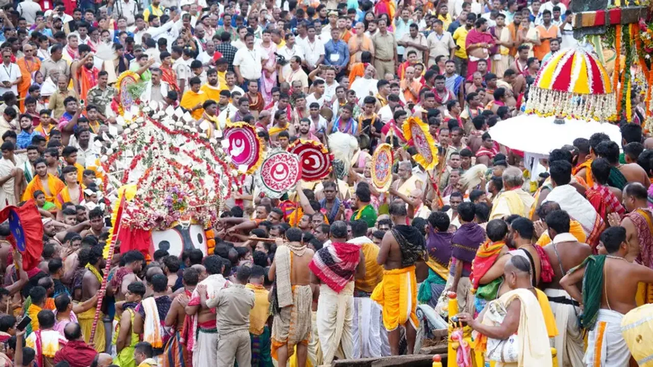 'Bahuda' Yatra: Chariot pulling begins at 2:45 PM amid chants of ‘Jai Jagannath’