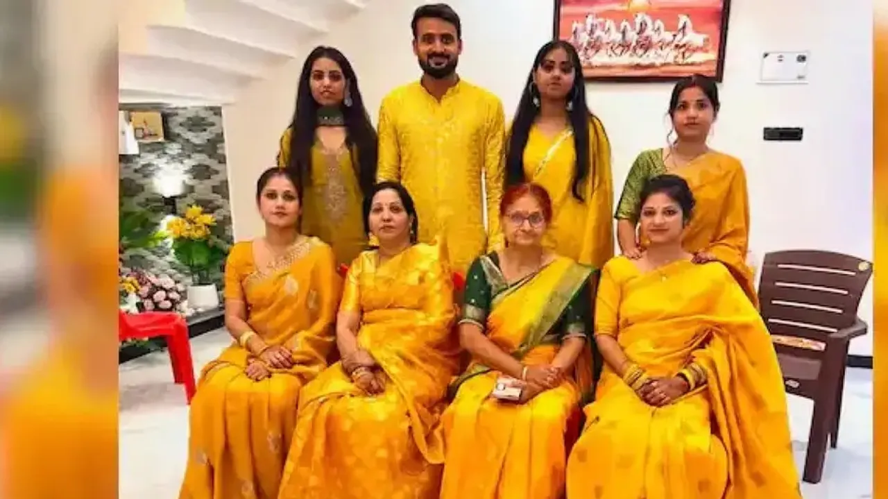 Akash Deep with his family members