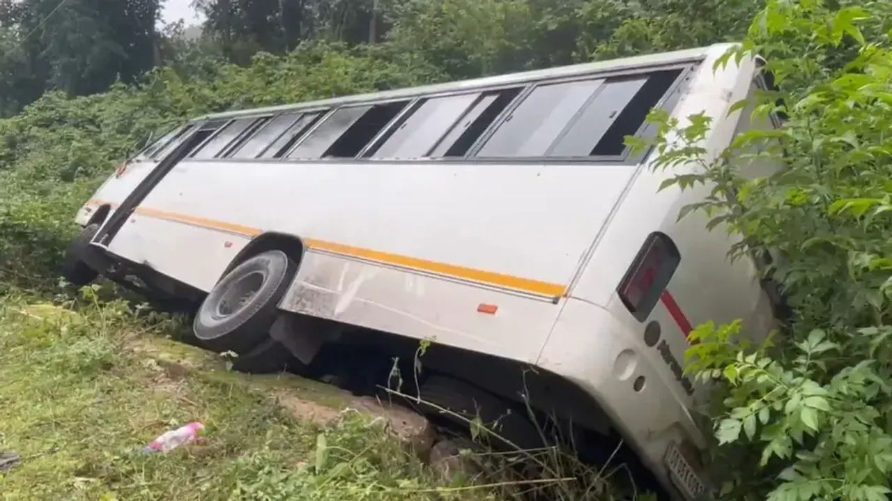 Police van overturned in Gajapati