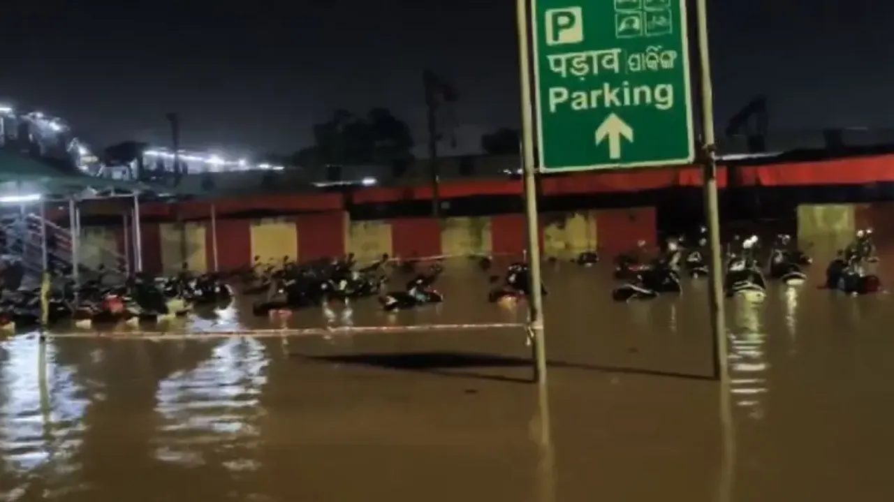 Vehicles submerged in Rourkela railway station parking