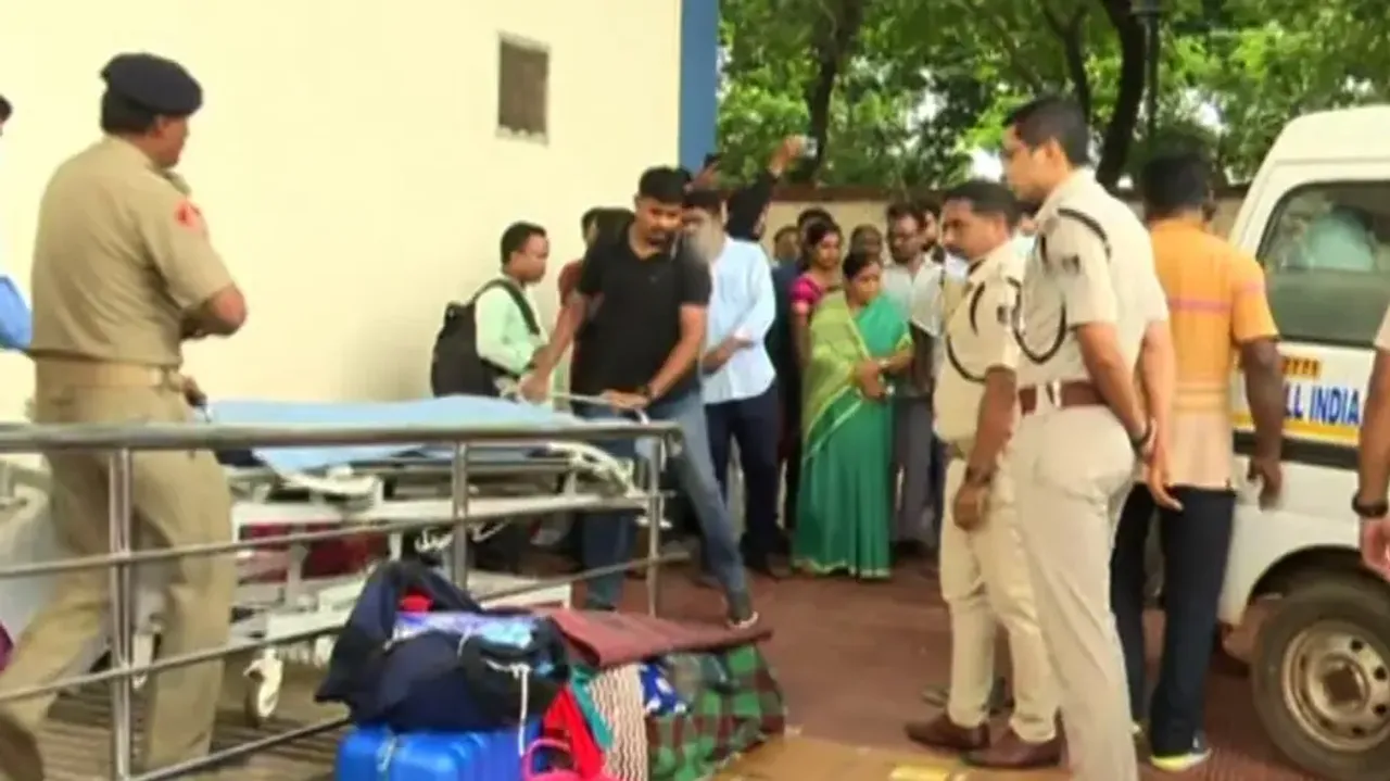 Puri girl set on fire: Victim still critical, AIIMS Bhubaneswar forms 14-member Committee for treatm