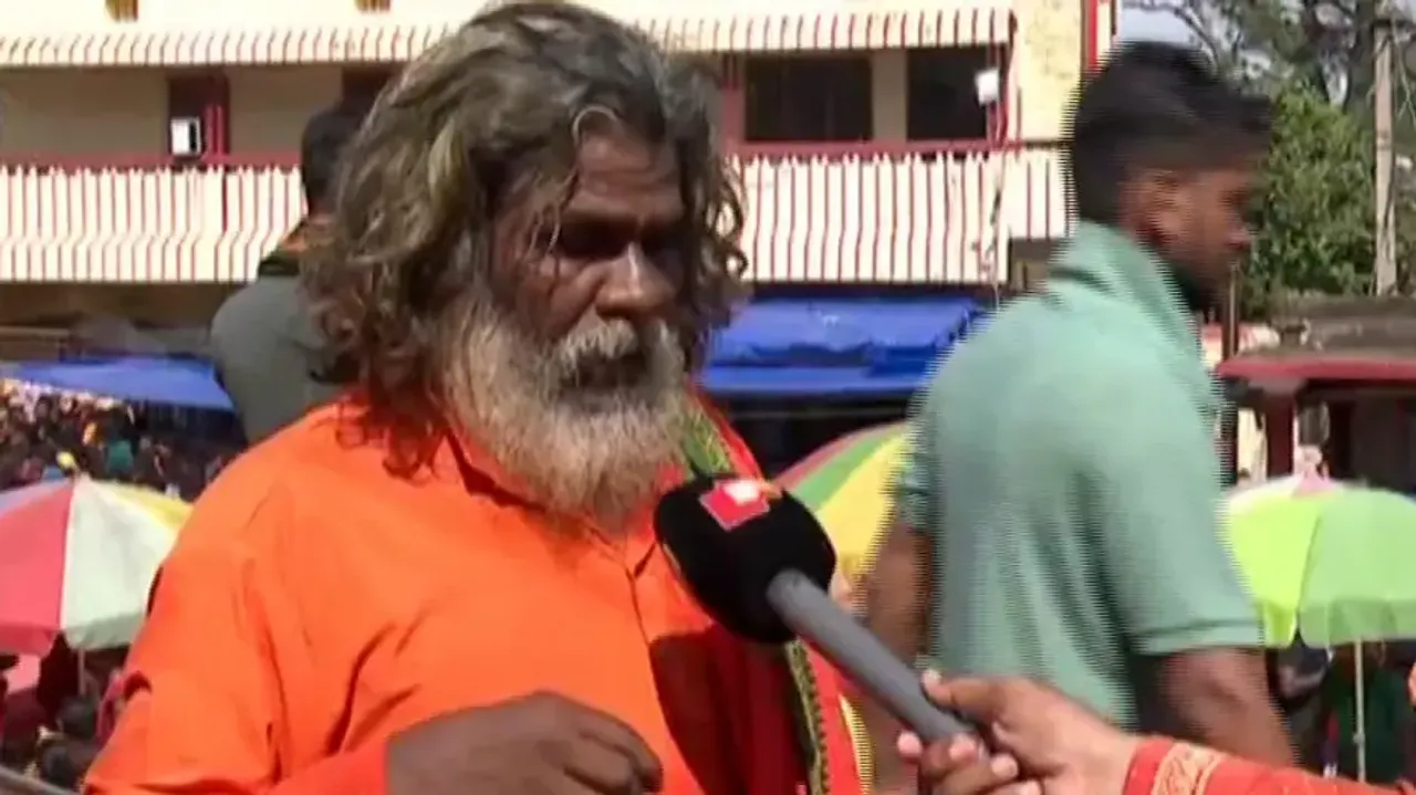 Devotee at Puri Lokanath Temple