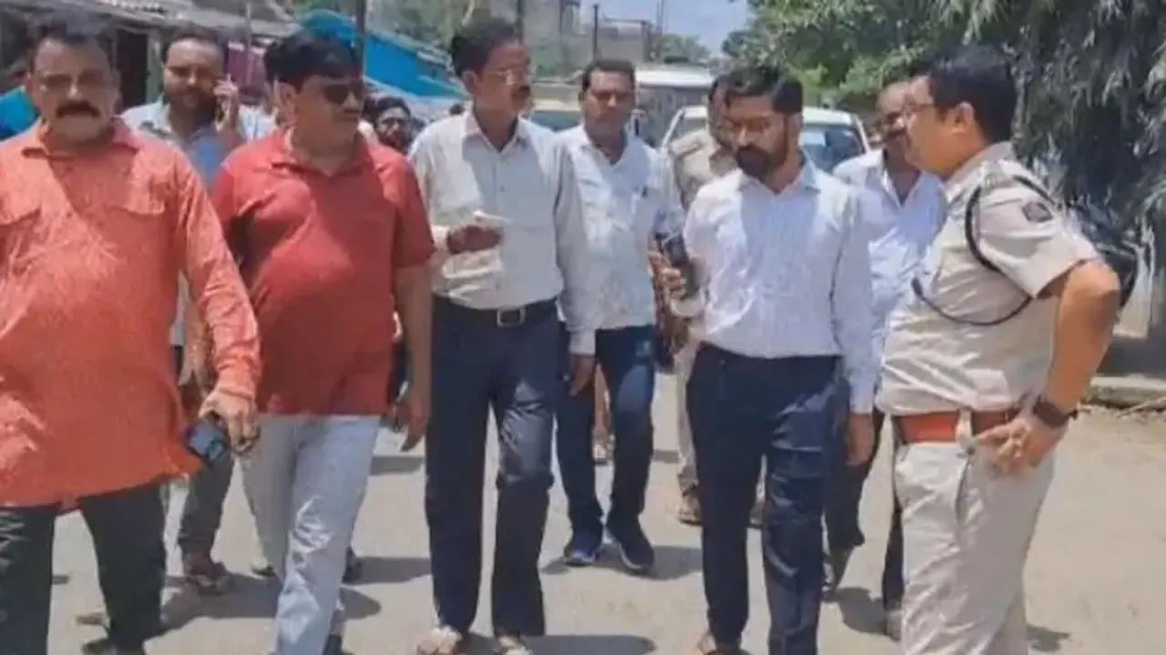 ‘Walk the talk’; Residents make officials experience bad roads in Rairakhol, demand urgent repairs