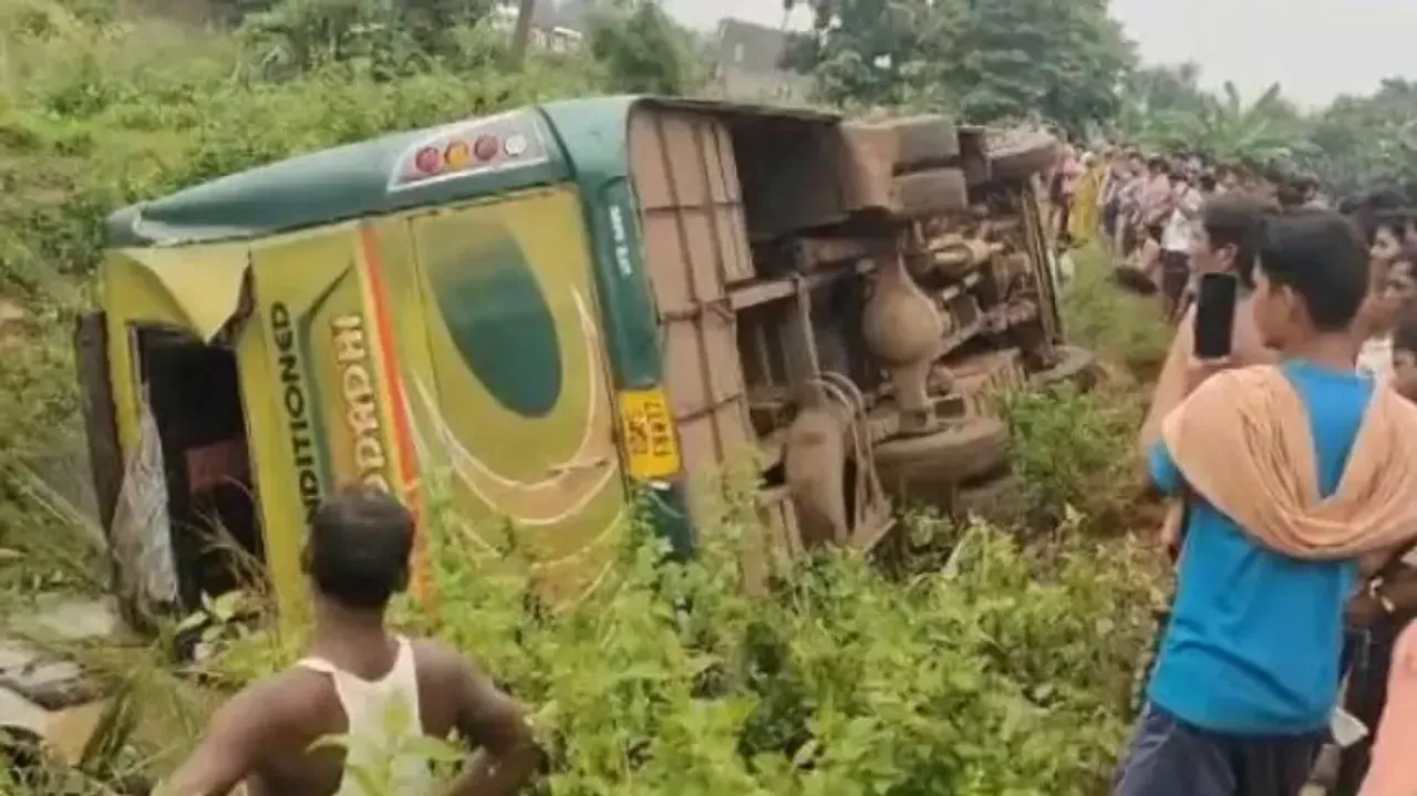 Passenger bus overturns in Dhenkanal