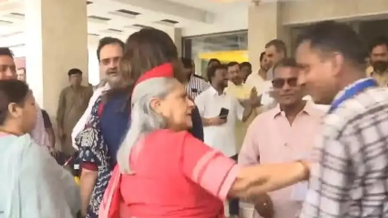 Samajwadi Party MP Jaya Bachchan scolded a man and pushed him away