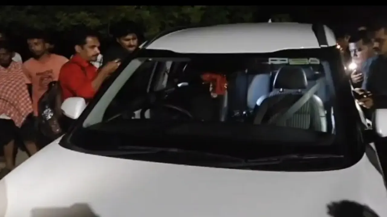 Swords, liquor seized from car in Odisha’s Berhampur, police suspect murder plot