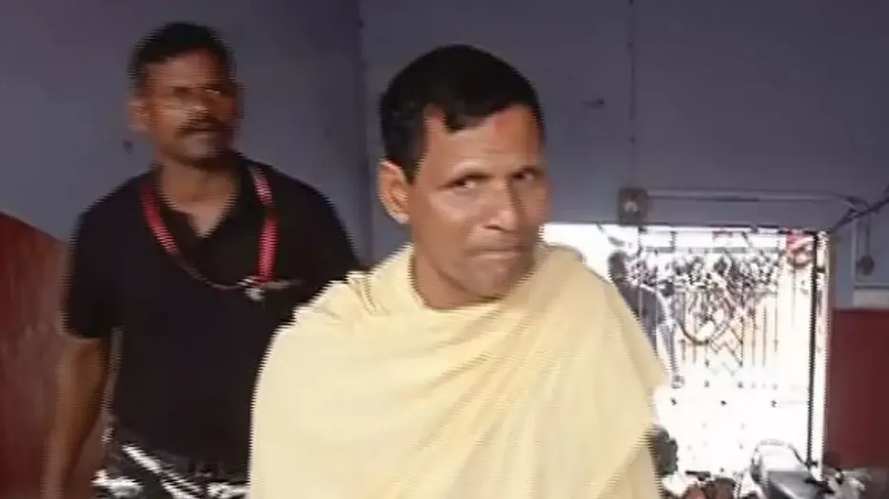 Security scare; UP man attempts to climb Puri Srimandir, detained