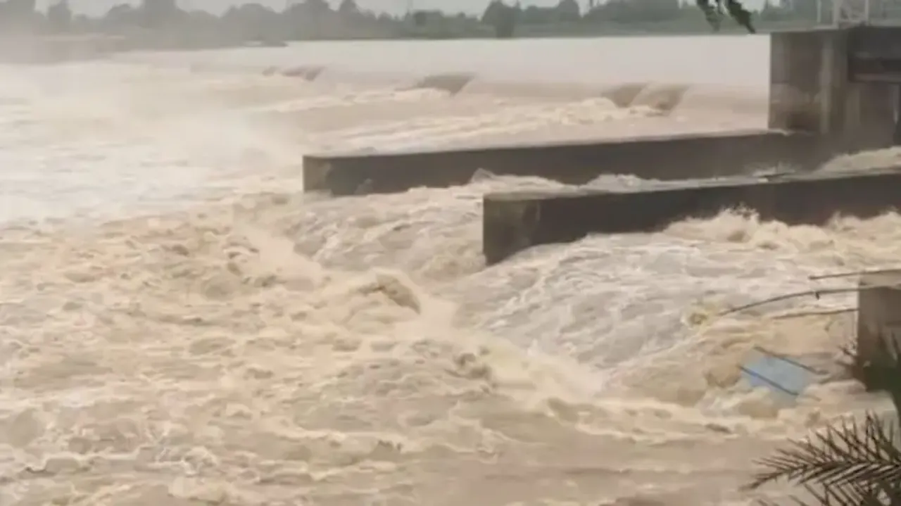 Bhadrak reels under fresh floods, villages submerged in Dhamnagar