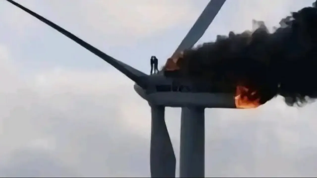 A Hug Before the Flames: How two engineers faced death atop a burning wind turbine