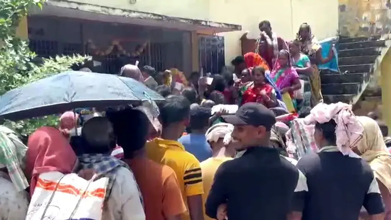 Farmers clash for fertiliser, police called to control situation in Odisha’s Ganjam