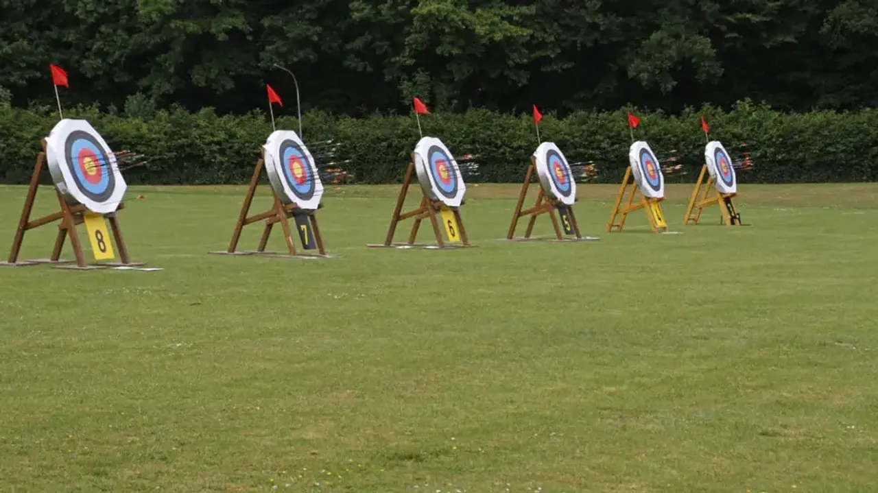 Three Indians storm into men’s compound quarters after historic team gold