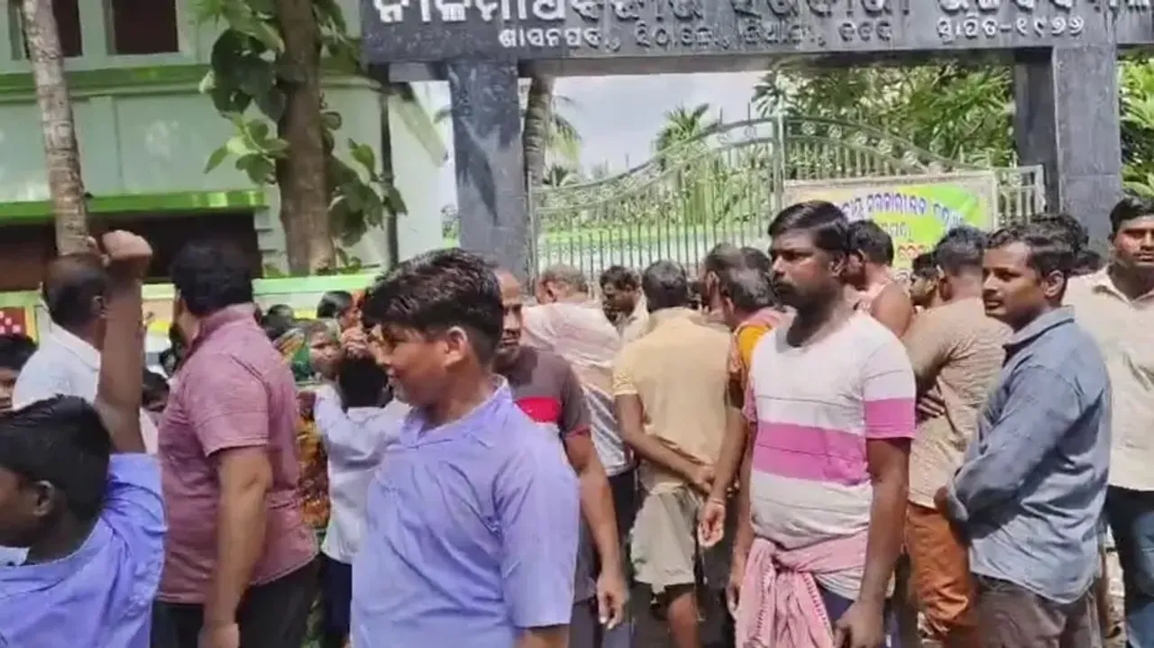 Cuttack school left paralysed: Parents of Class 10 students lock gates over incomplete syllabus, adm