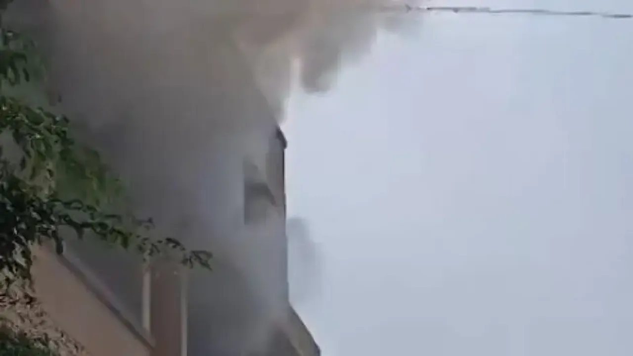 Massive fire breaks out at LIC office in Odisha's Berhampur