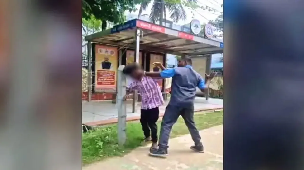 ‘Ama Bus’ conductor beats up passenger at Bhubaneswar bus stop, video goes viral