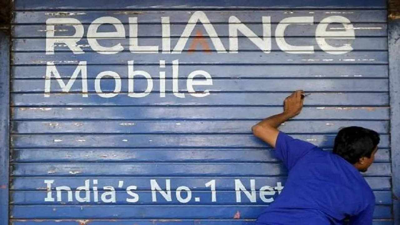 Jio to acquire wireless assets of RCOM