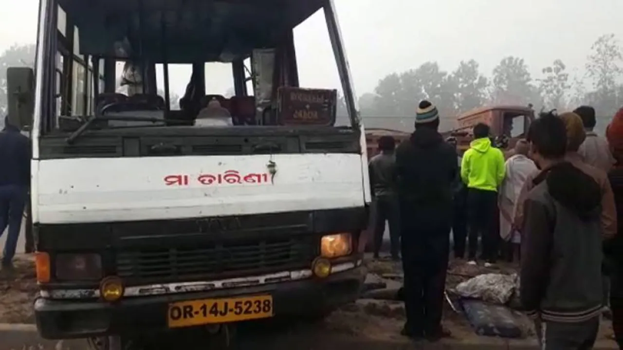 2 Killed, 20  Injured As Mini Bus Overturns In Rourkela
