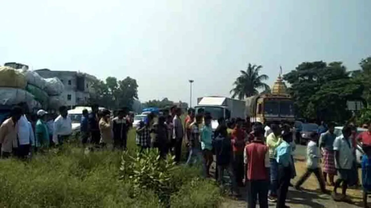 NH-16 blocked in Balasore; locals demand immediate repair of roads
