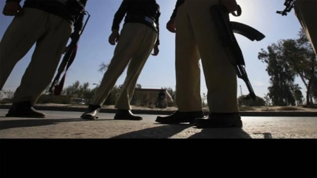 Cash worth Rs 2.5 lakh looted from bike’s dickey