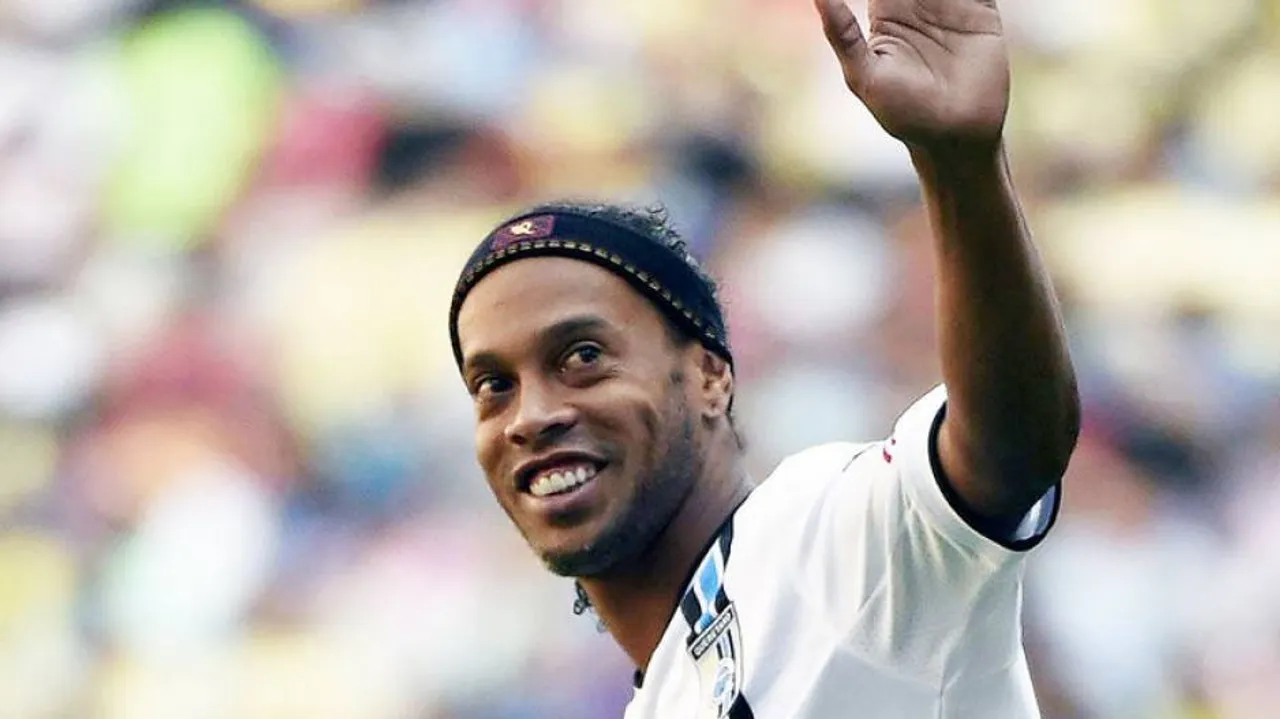 Was very close to Man-U move: Ronaldinho