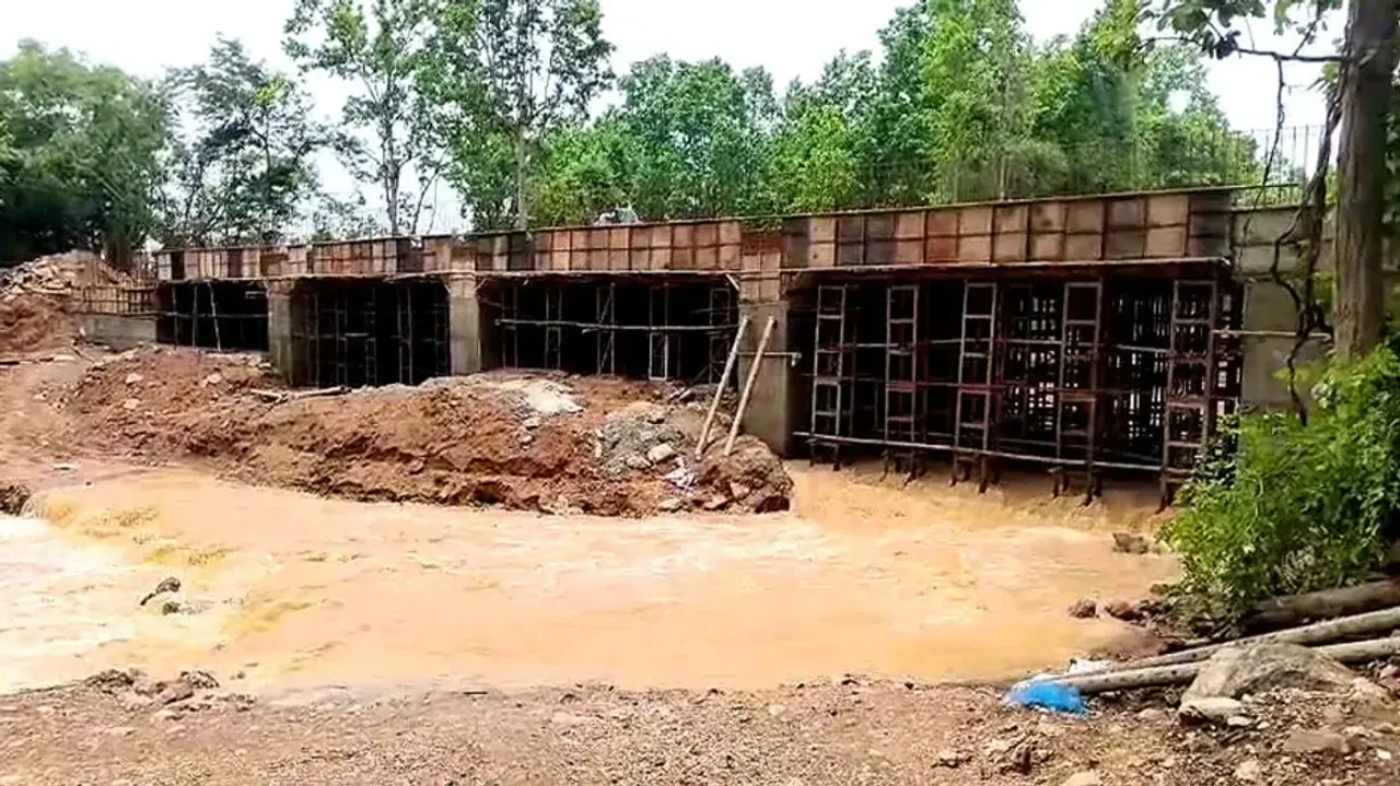 Heavy rain washes away crucial diversion road, cuts off access to NH-49 in Keonjhar