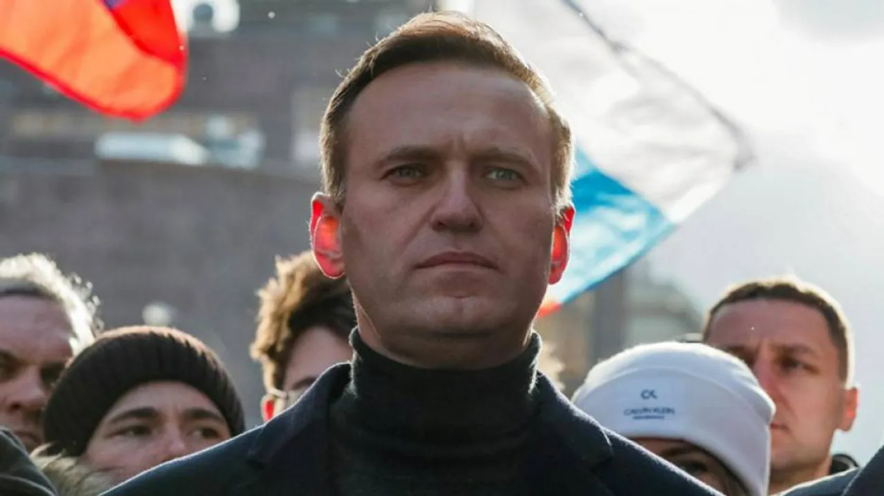 Russian Opposition Leader Unconscious After Suspected Poisoning