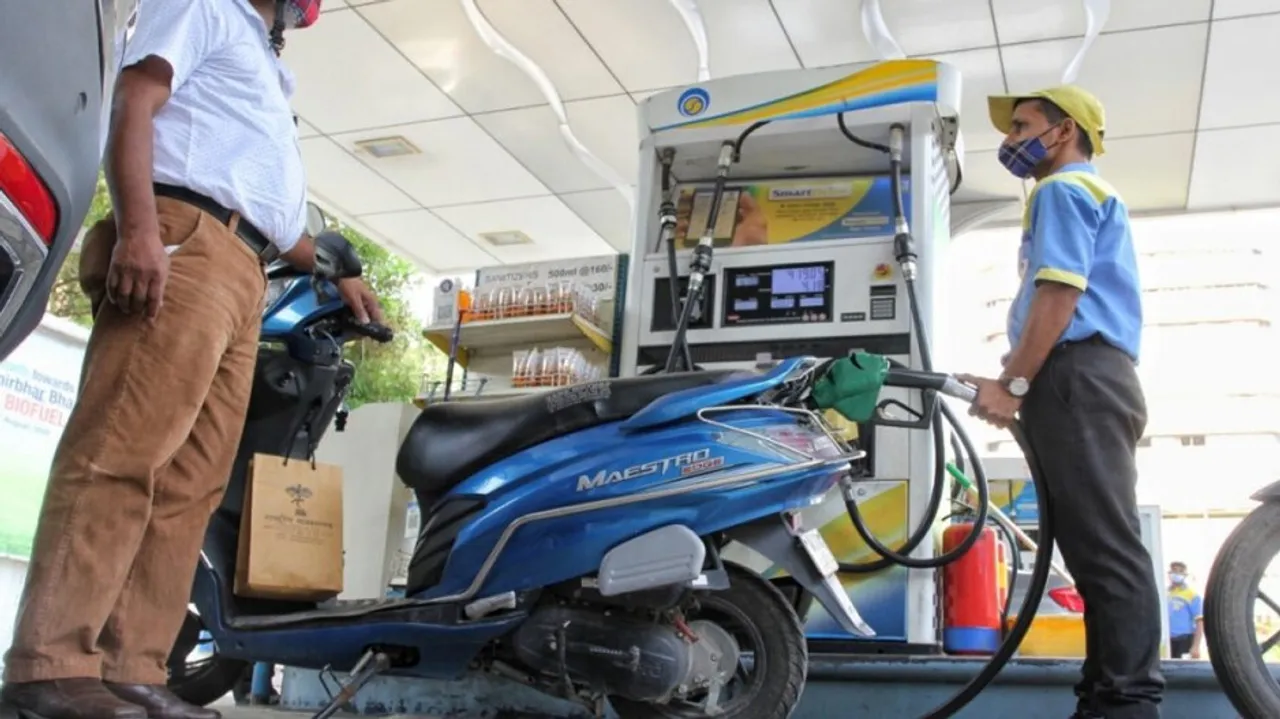 Petrol Prices Cut By Rs 8/Litre In Delhi