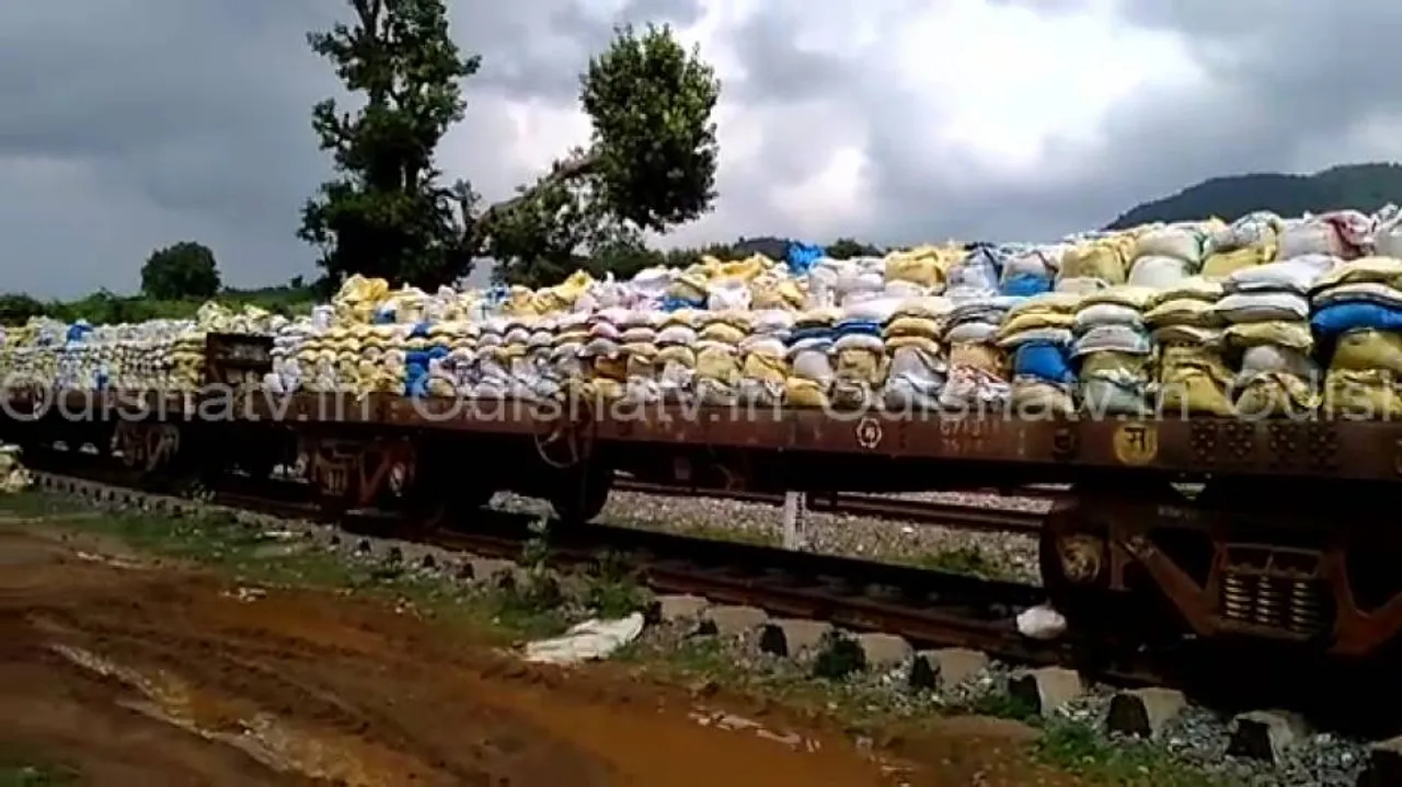 Sand smuggling bid by goods train foiled in Kalyansinghpur