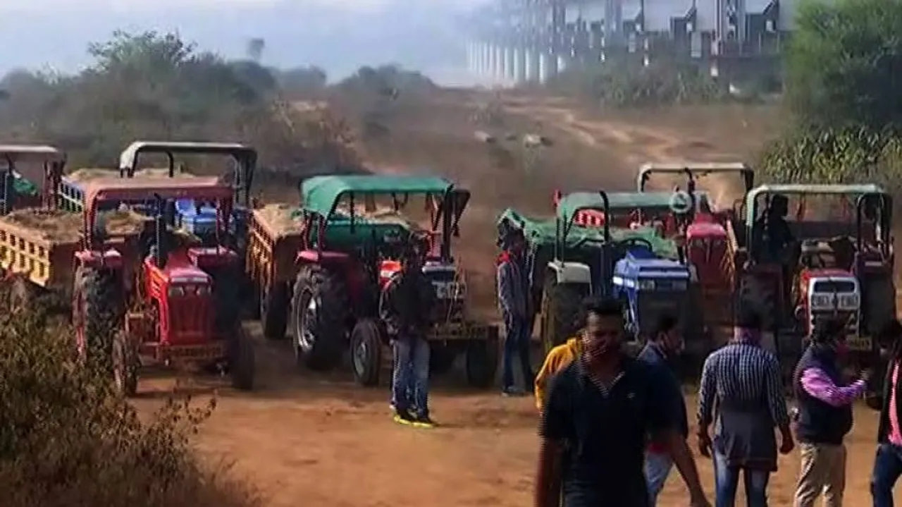 11 Detained For Illegal Sand Mining In Cuttack