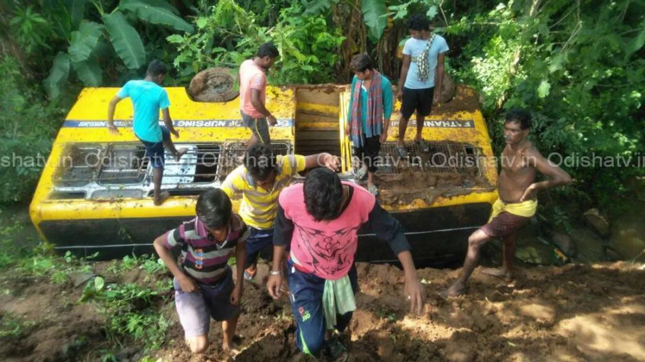 20 injured as school bus overturns