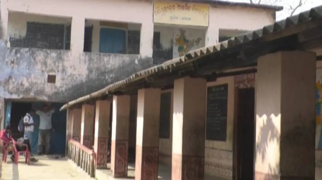 Can’t We Get Assistance For Our Dilapidated School Building: Students Ask Odisha Govt