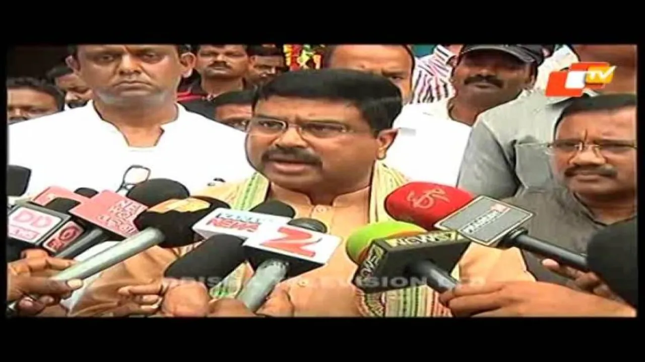 Teacher on call: Dharmendra slams govt again