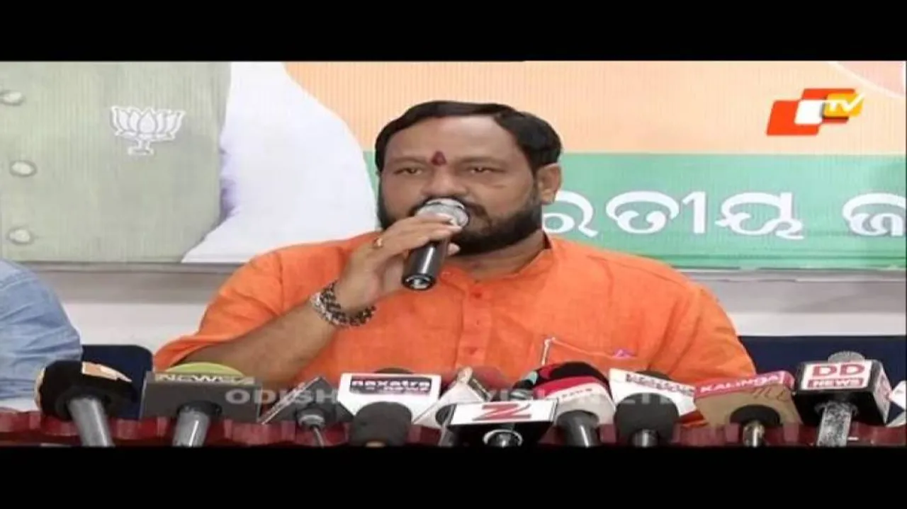 Stop all construction on Mahanadi, Naveen tells Raman Singh