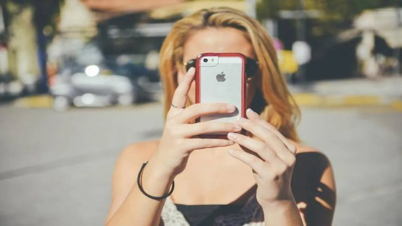 Obsession for flawless selfie can affect mental health: Study