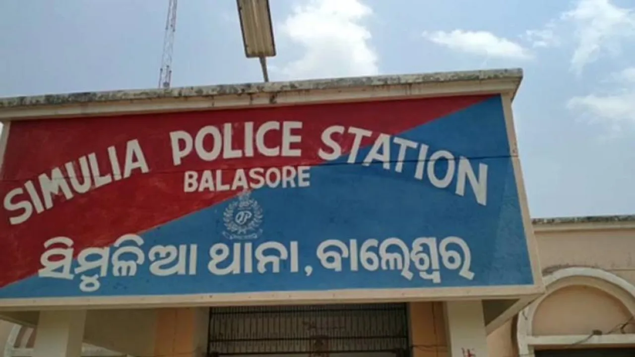 Armed miscreants loot gold ornaments, cash from businessman