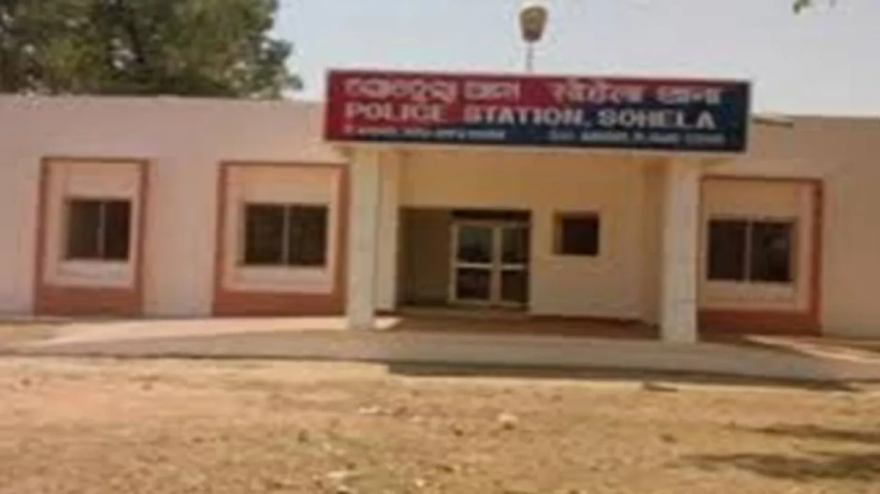 Couple found hanging from tree