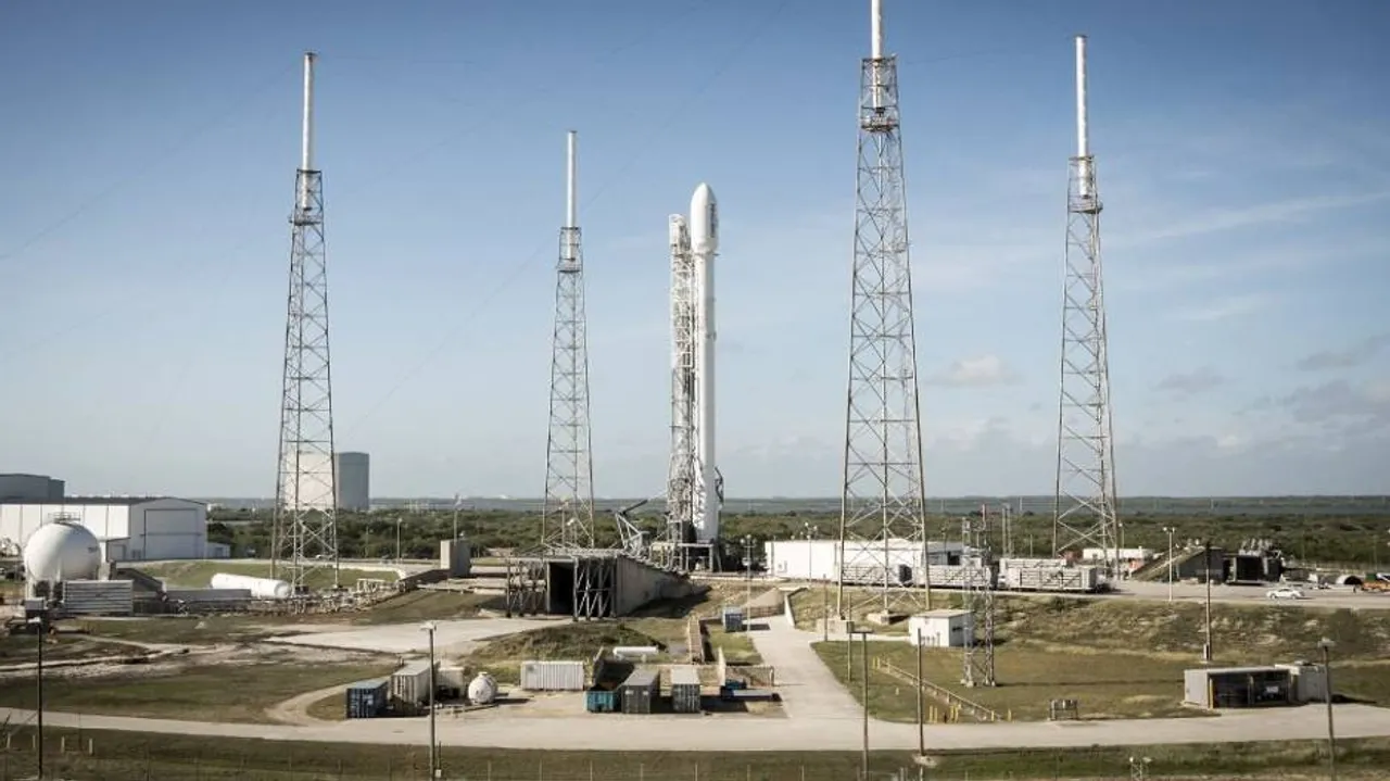 SpaceX set to launch US spy satellite on Sunday