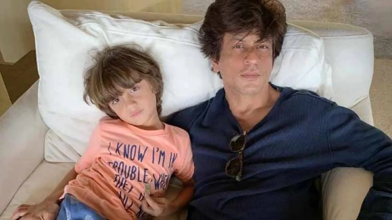 Check Out How Cutely SRK’s Son Abram Asks Paps To Move Aside