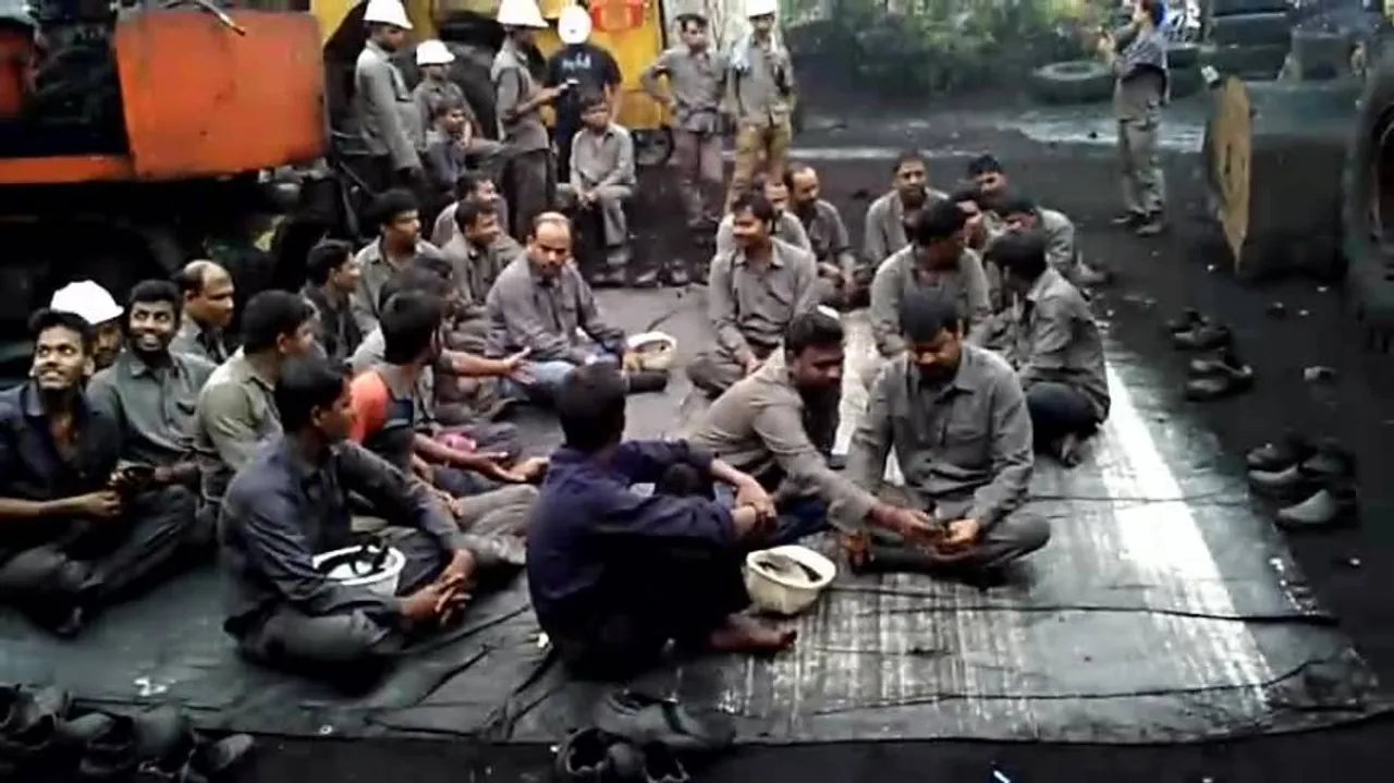 Paradip Port stevedoring workers launch cease-work stir